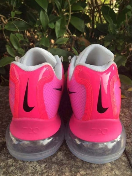 Les baskets Nike Air Max 720 95 Femme marient le design emblématique des Air Max 95 avec l'innovation moderne de l’unité Air Max 720.