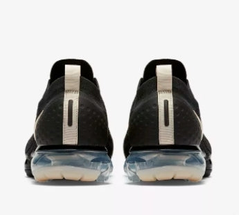 Nike Air VaporMax Moc 2
2018 " Black Light Cream " Femme