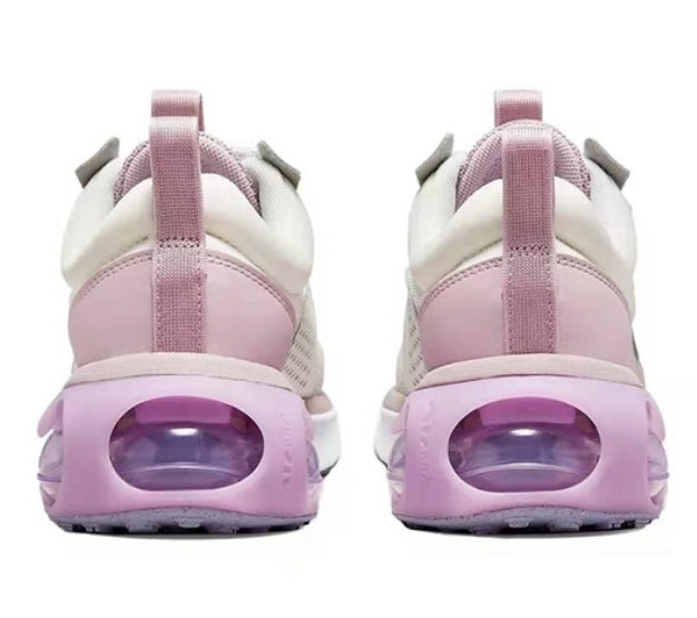 Les baskets Nike Air Max 2021 Femme représentent une évolution marquante dans l'univers des sneakers, illustrant l'engagement continu de Nike à allier style, innovation et performance.