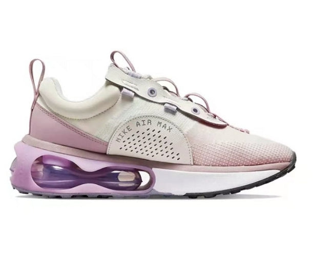 Les baskets Nike Air Max 2021 Femme représentent une évolution marquante dans l'univers des sneakers, illustrant l'engagement continu de Nike à allier style, innovation et performance.