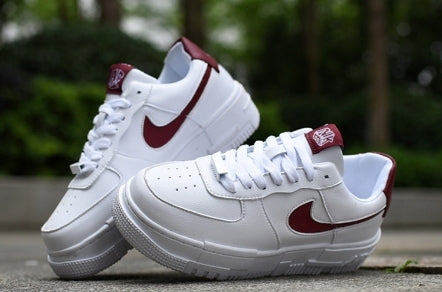 Les baskets Nike Air Max Pixel Femme incarnent une élégance contemporaine et un design moderniste qui captivent immédiatement.