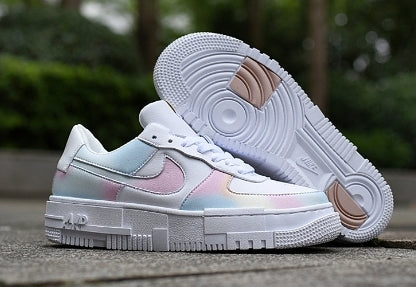 Les baskets Nike Air Max Pixel Femme incarnent une élégance contemporaine et un design moderniste qui captivent immédiatement.