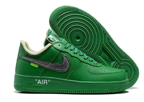Premièrement : Les baskets Nike Air Force 1 High Femme réinventent la silhouette classique avec un design montant emblématique.