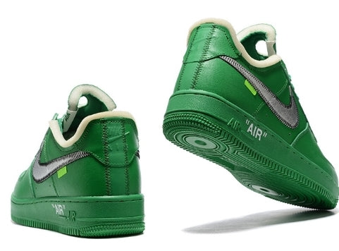 Premièrement : Les baskets Nike Air Force 1 High Femme réinventent la silhouette classique avec un design montant emblématique.