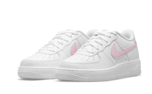 Premièrement : Les baskets Nike Air Force 1 Low femme incarnent l’alliance parfaite entre style intemporel et innovation technique.