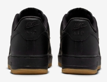 Premièrement : Les baskets Nike Air Force 1 Low femme incarnent l’alliance parfaite entre style intemporel et innovation technique.