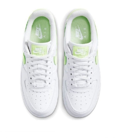 Premièrement : Les baskets Nike Air Force 1 Low femme incarnent l’alliance parfaite entre style intemporel et innovation technique.
