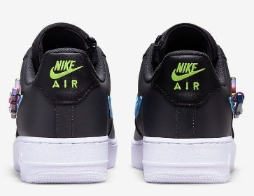 Premièrement : Les baskets Nike Air Force 1 Low femme incarnent l’alliance parfaite entre style intemporel et innovation technique.