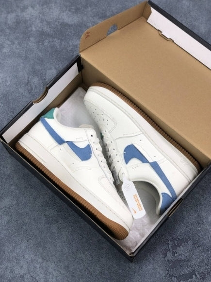 Premièrement : Les baskets Nike Air Force 1 femme sont bien plus qu’une simple paire de baskets – elles incarnent un style légendaire, un confort exceptionnel et une polyvalence inégalée.