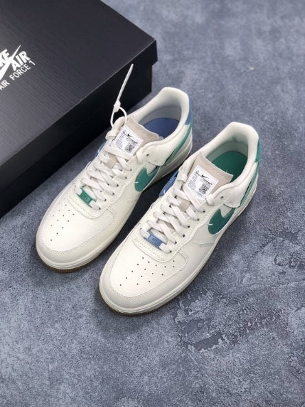 Premièrement : Les baskets Nike Air Force 1 femme sont bien plus qu’une simple paire de baskets – elles incarnent un style légendaire, un confort exceptionnel et une polyvalence inégalée.