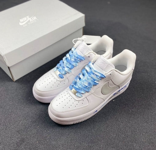 Premièrement : Les baskets Nike Air Force 1 femme sont bien plus qu’une simple paire de baskets – elles incarnent un style légendaire, un confort exceptionnel et une polyvalence inégalée.