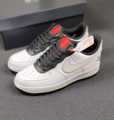 Premièrement : Les baskets Nike Air Force 1 femme sont bien plus qu’une simple paire de baskets – elles incarnent un style légendaire, un confort exceptionnel et une polyvalence inégalée.