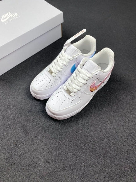 Premièrement : Les baskets Nike Air Force 1 femme sont bien plus qu’une simple paire de baskets – elles incarnent un style légendaire, un confort exceptionnel et une polyvalence inégalée.