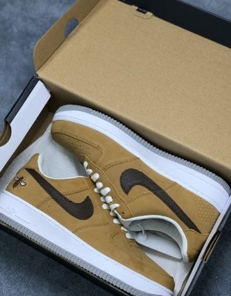 Premièrement : Les baskets Nike Air Force 1 femme sont bien plus qu’une simple paire de baskets – elles incarnent un style légendaire, un confort exceptionnel et une polyvalence inégalée.