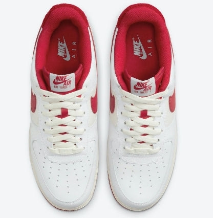 Premièrement : Les baskets Nike Air Force 1 femme sont bien plus qu’une simple paire de baskets – elles incarnent un style légendaire, un confort exceptionnel et une polyvalence inégalée.