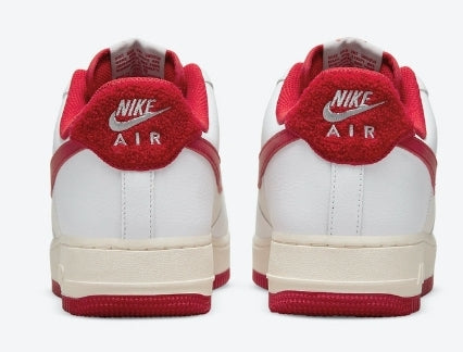 Premièrement : Les baskets Nike Air Force 1 femme sont bien plus qu’une simple paire de baskets – elles incarnent un style légendaire, un confort exceptionnel et une polyvalence inégalée.