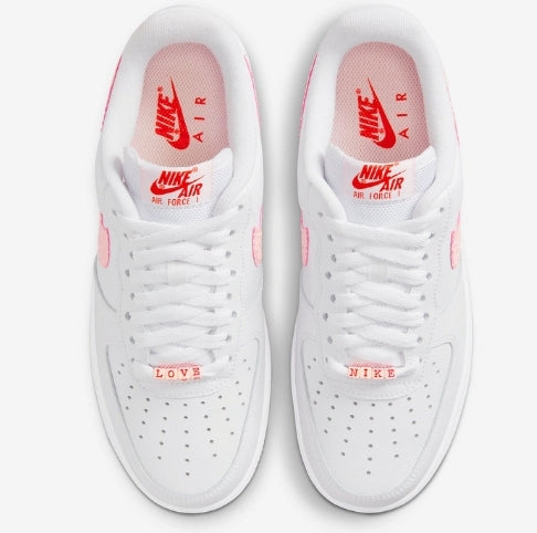 Premièrement : Les baskets Nike Air Force 1 Low femme incarnent l’alliance parfaite entre style intemporel et innovation technique.