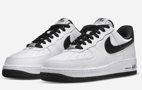 Premièrement : Les baskets Nike Air Force 1 femme sont bien plus qu’une simple paire de baskets – elles incarnent un style légendaire, un confort exceptionnel et une polyvalence inégalée.