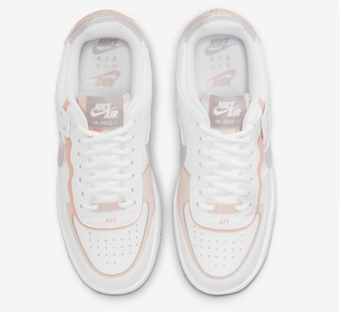 Premièrement : Les baskets Nike Air Force 1 femme sont bien plus qu’une simple paire de baskets – elles incarnent un style légendaire, un confort exceptionnel et une polyvalence inégalée.