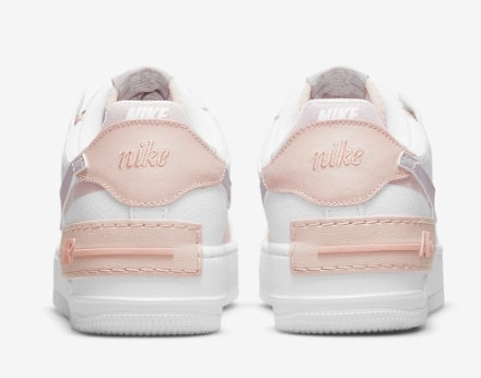 Premièrement : Les baskets Nike Air Force 1 femme sont bien plus qu’une simple paire de baskets – elles incarnent un style légendaire, un confort exceptionnel et une polyvalence inégalée.