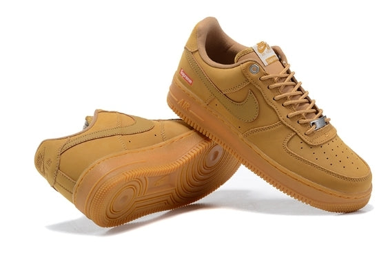 Premièrement : Les baskets Nike Air Force 1 Low femme incarnent l’alliance parfaite entre style intemporel et innovation technique.