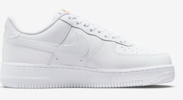 Premièrement : Les baskets Nike Air Force 1 Low femme incarnent l’alliance parfaite entre style intemporel et innovation technique.