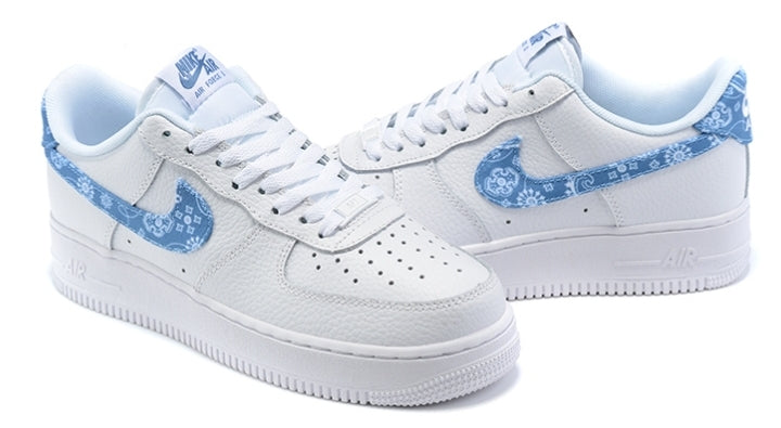 Premièrement : Les baskets Nike Air Force 1 femme sont bien plus qu’une simple paire de baskets – elles incarnent un style légendaire, un confort exceptionnel et une polyvalence inégalée.