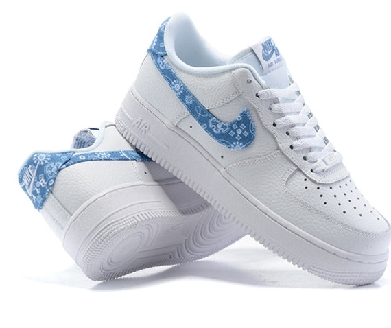Premièrement : Les baskets Nike Air Force 1 femme sont bien plus qu’une simple paire de baskets – elles incarnent un style légendaire, un confort exceptionnel et une polyvalence inégalée.