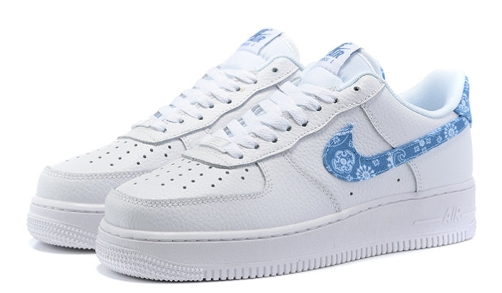Premièrement : Les baskets Nike Air Force 1 femme sont bien plus qu’une simple paire de baskets – elles incarnent un style légendaire, un confort exceptionnel et une polyvalence inégalée.