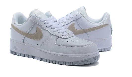 Premièrement : Les baskets Nike Air Force 1 femme sont bien plus qu’une simple paire de baskets – elles incarnent un style légendaire, un confort exceptionnel et une polyvalence inégalée.