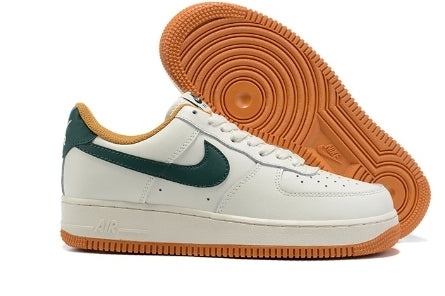 Premièrement : Les baskets Nike Air Force 1 femme sont bien plus qu’une simple paire de baskets – elles incarnent un style légendaire, un confort exceptionnel et une polyvalence inégalée.