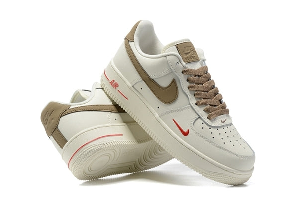 Premièrement : Les baskets Nike Air Force 1 femme sont bien plus qu’une simple paire de baskets – elles incarnent un style légendaire, un confort exceptionnel et une polyvalence inégalée.