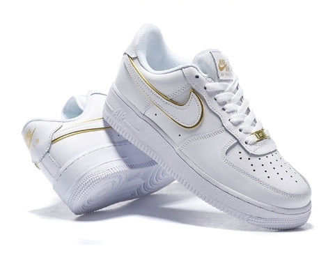 Premièrement : Les baskets Nike Air Force 1 femme sont bien plus qu’une simple paire de baskets – elles incarnent un style légendaire, un confort exceptionnel et une polyvalence inégalée.