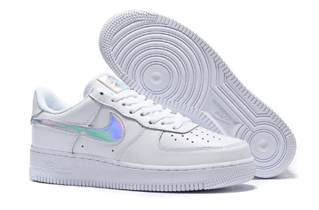 Premièrement : Les baskets Nike Air Force 1 femme sont bien plus qu’une simple paire de baskets – elles incarnent un style légendaire, un confort exceptionnel et une polyvalence inégalée.