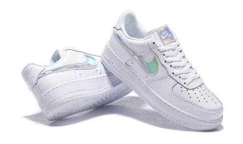 Premièrement : Les baskets Nike Air Force 1 femme sont bien plus qu’une simple paire de baskets – elles incarnent un style légendaire, un confort exceptionnel et une polyvalence inégalée.