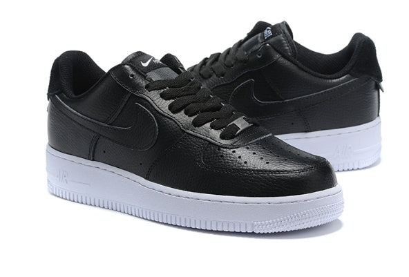 Premièrement : Les baskets Nike Air Force 1 femme sont bien plus qu’une simple paire de baskets – elles incarnent un style légendaire, un confort exceptionnel et une polyvalence inégalée.