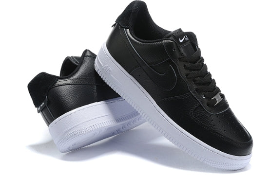Premièrement : Les baskets Nike Air Force 1 femme sont bien plus qu’une simple paire de baskets – elles incarnent un style légendaire, un confort exceptionnel et une polyvalence inégalée.