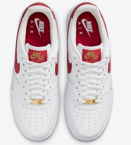 Premièrement : Les baskets Nike Air Force 1 femme sont bien plus qu’une simple paire de baskets – elles incarnent un style légendaire, un confort exceptionnel et une polyvalence inégalée.