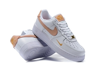 Premièrement : Les baskets Nike Air Force 1 femme sont bien plus qu’une simple paire de baskets – elles incarnent un style légendaire, un confort exceptionnel et une polyvalence inégalée.