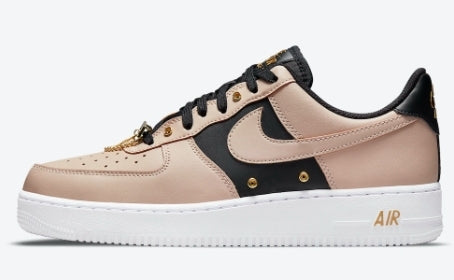 Premièrement : Les baskets Nike Air Force 1 Low femme incarnent l’alliance parfaite entre style intemporel et innovation technique.