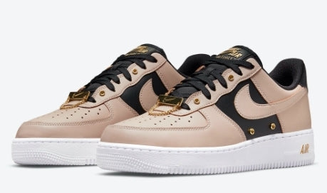 Premièrement : Les baskets Nike Air Force 1 Low femme incarnent l’alliance parfaite entre style intemporel et innovation technique.