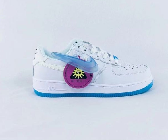 Premièrement : Les baskets Nike Air Force 1 Low femme incarnent l’alliance parfaite entre style intemporel et innovation technique.