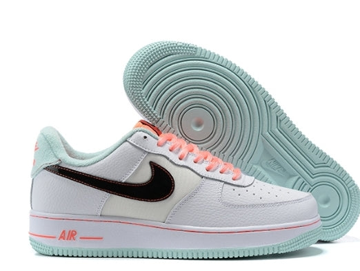 Premièrement : Les baskets Nike Air Force 1 femme sont bien plus qu’une simple paire de baskets – elles incarnent un style légendaire, un confort exceptionnel et une polyvalence inégalée.