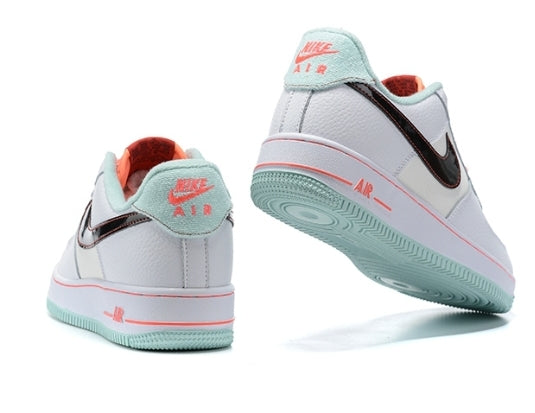 Premièrement : Les baskets Nike Air Force 1 femme sont bien plus qu’une simple paire de baskets – elles incarnent un style légendaire, un confort exceptionnel et une polyvalence inégalée.