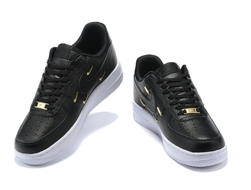 Premièrement : Les baskets Nike Air Force 1 femme sont bien plus qu’une simple paire de baskets – elles incarnent un style légendaire, un confort exceptionnel et une polyvalence inégalée.