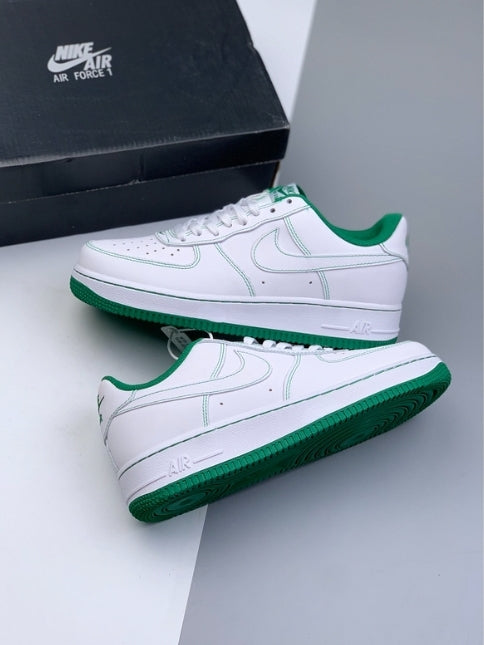 Premièrement : Les baskets Nike Air Force 1 Low femme incarnent l’alliance parfaite entre style intemporel et innovation technique.