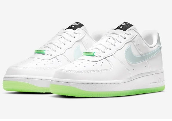 Premièrement : Les baskets Nike Air Force 1 Low femme incarnent l’alliance parfaite entre style intemporel et innovation technique.