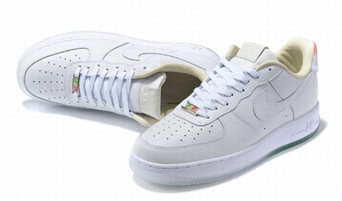 Premièrement : Les baskets Nike Air Force 1 Low femme incarnent l’alliance parfaite entre style intemporel et innovation technique.