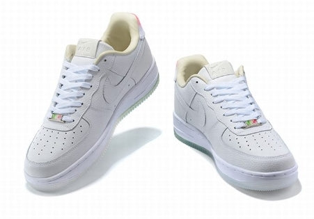 Premièrement : Les baskets Nike Air Force 1 Low femme incarnent l’alliance parfaite entre style intemporel et innovation technique.