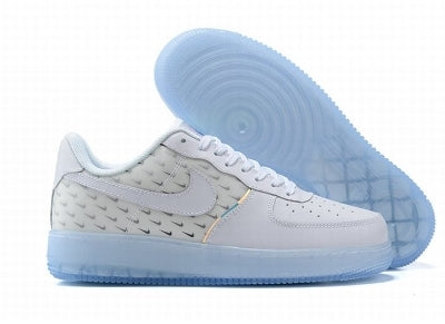 Premièrement : Les baskets Nike Air Force 1 Low femme incarnent l’alliance parfaite entre style intemporel et innovation technique.